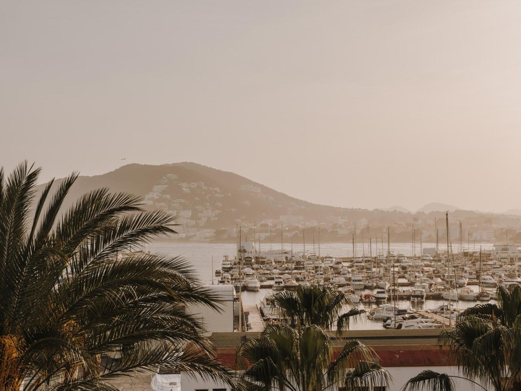 Aguas De Ibiza Grand Luxe Hotel - Small Luxury Hotel Of The World Santa Eularia des Riu Exterior photo